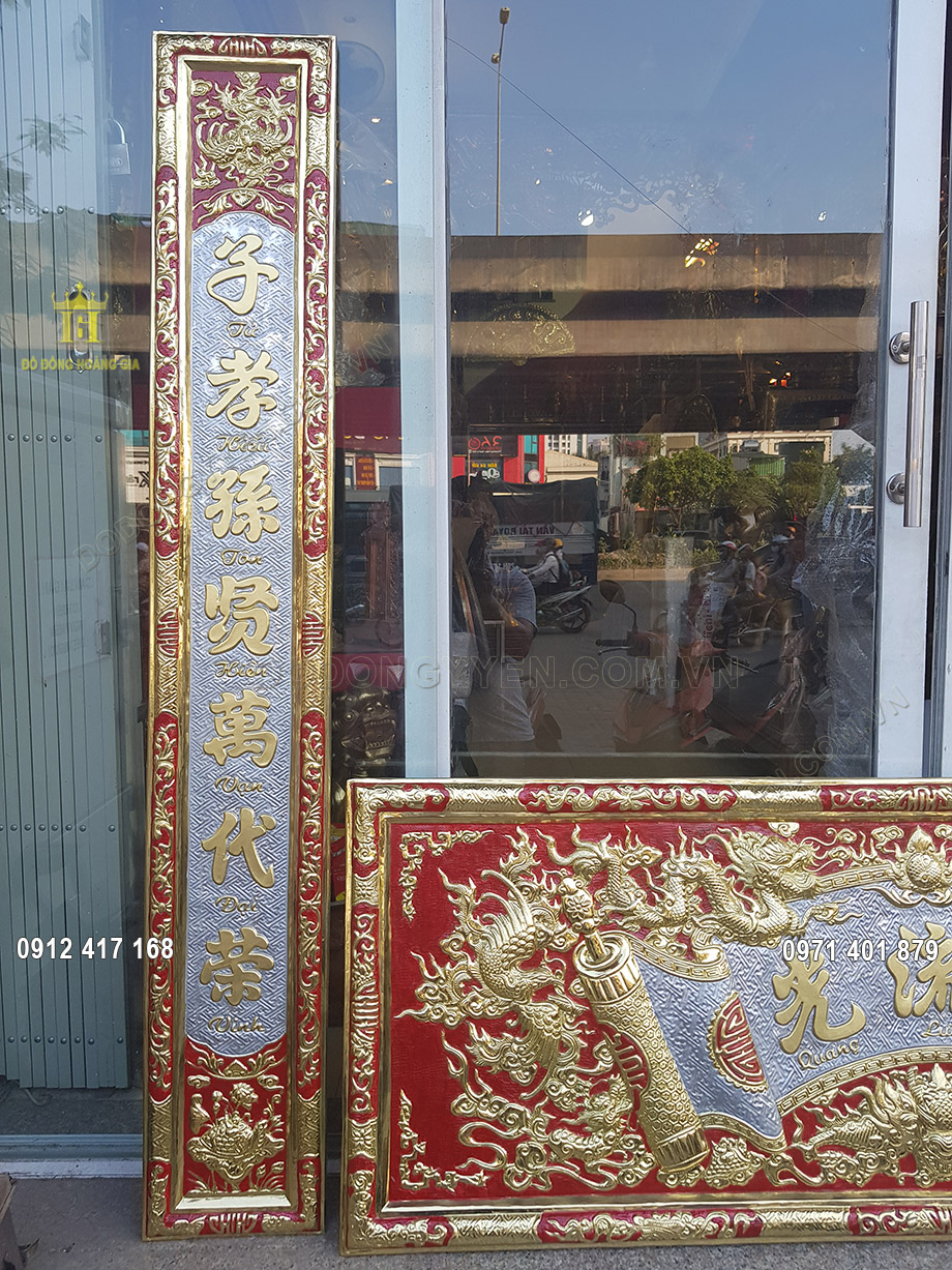 Đ&ocirc;i c&acirc;u đối ghi lại lời răn dạy của cha &ocirc;ng d&agrave;nh cho con ch&aacute;u, phải lu&ocirc;n sống tốt, sống lương thiện